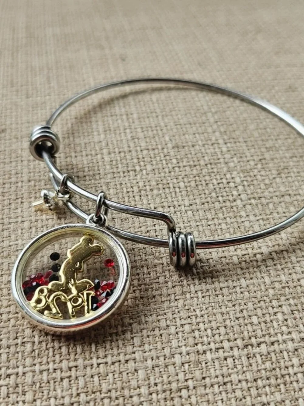 Disney 1928 Special Edition Minnie Mouse Charm Silver Tone Wrist Band Fashion
